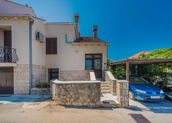 Lia דוברובניק