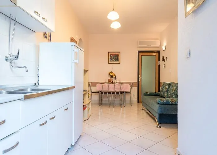 Lia דוברובניק