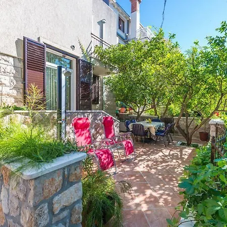 Lia Apartment
