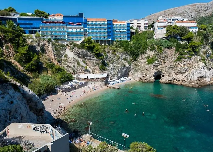 Lia دوبروفينك