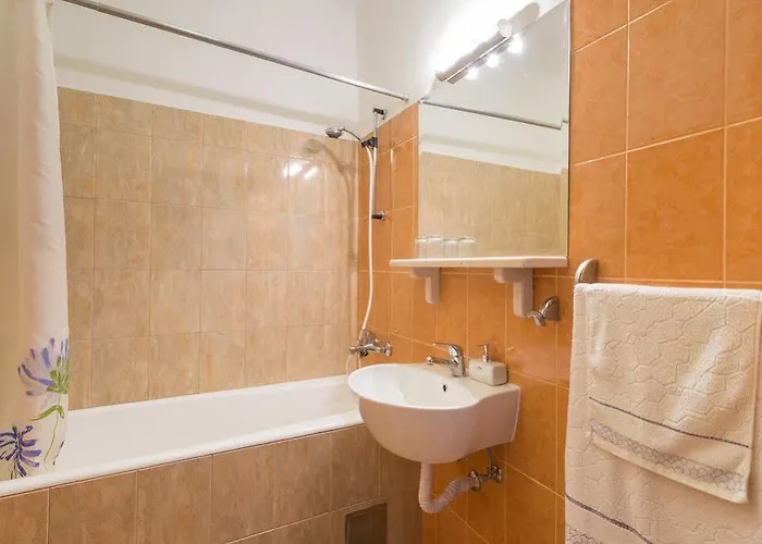 Lia دوبروفينك